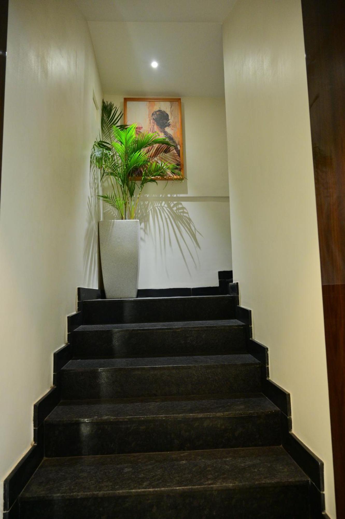 Hotel Golden Riviera Mysore Ngoại thất bức ảnh