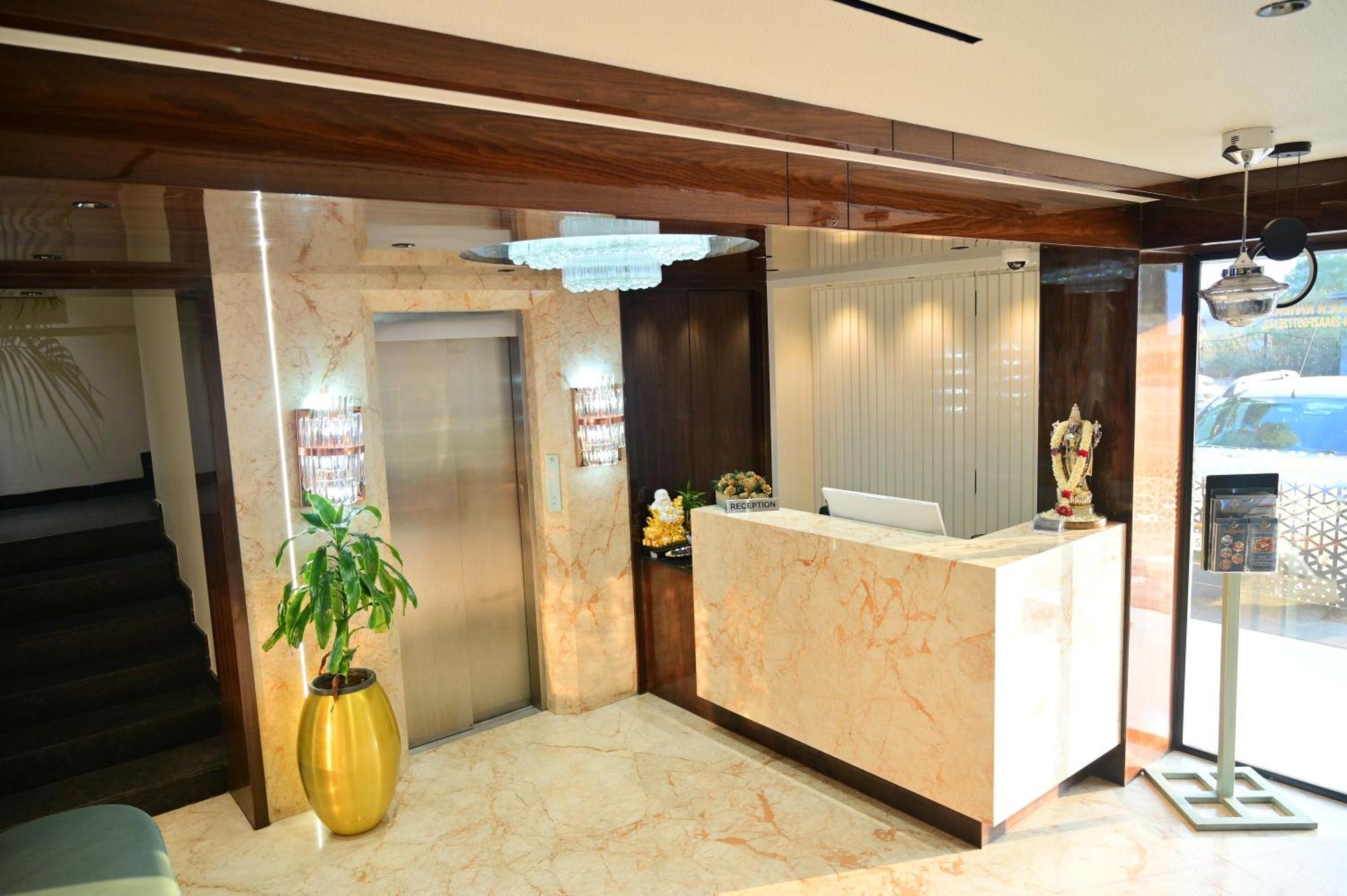 Hotel Golden Riviera Mysore Ngoại thất bức ảnh