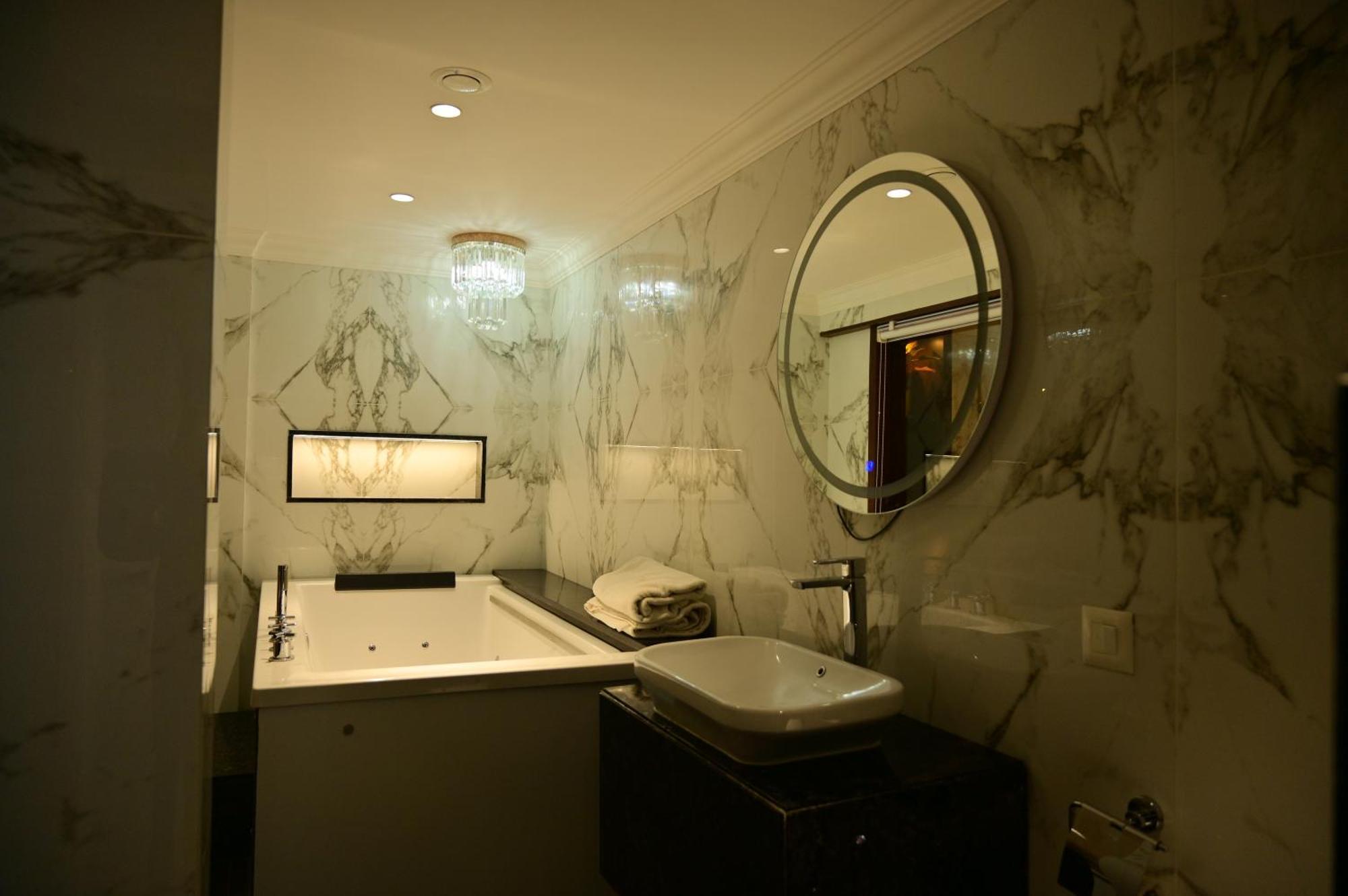 Hotel Golden Riviera Mysore Phòng bức ảnh