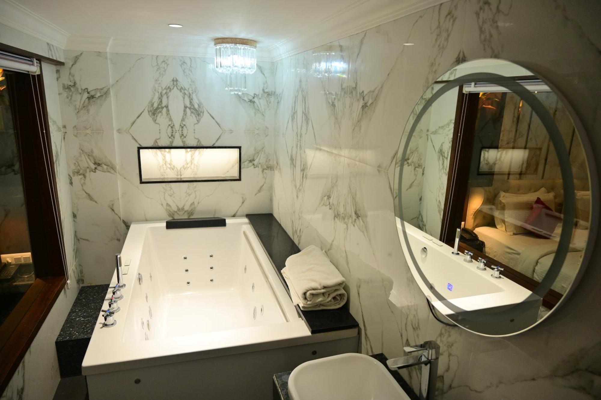 Hotel Golden Riviera Mysore Phòng bức ảnh